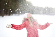 Girl_in_Snow_1.jpg